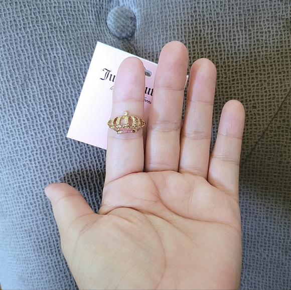Juicy🍊 Couture Textured Crown👑 Ring💍 - Picture 13 of 16